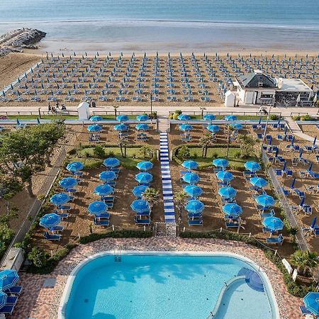 Regent'S Hotel Lido di Jesolo Bagian luar foto