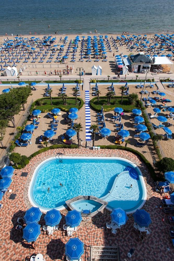 Regent'S Hotel Lido di Jesolo Bagian luar foto