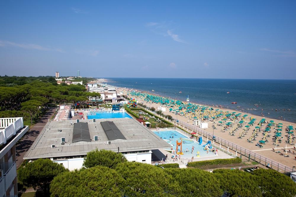 Regent'S Hotel Lido di Jesolo Bagian luar foto