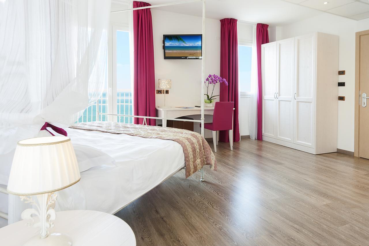 Regent'S Hotel Lido di Jesolo Bagian luar foto