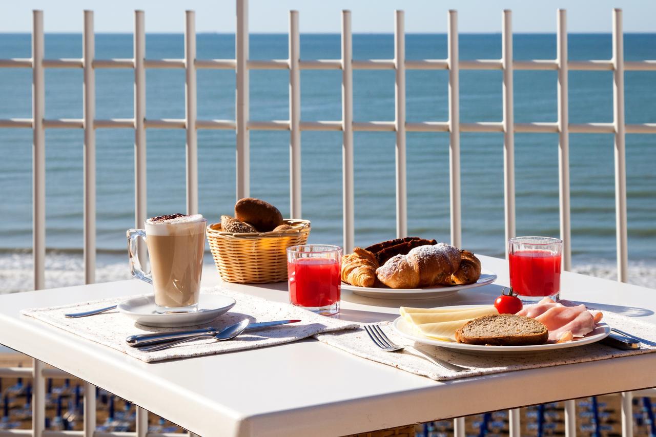 Regent'S Hotel Lido di Jesolo Bagian luar foto