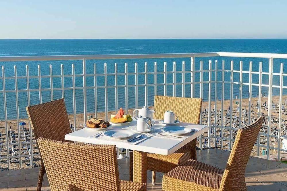 Regent'S Hotel Lido di Jesolo Bagian luar foto