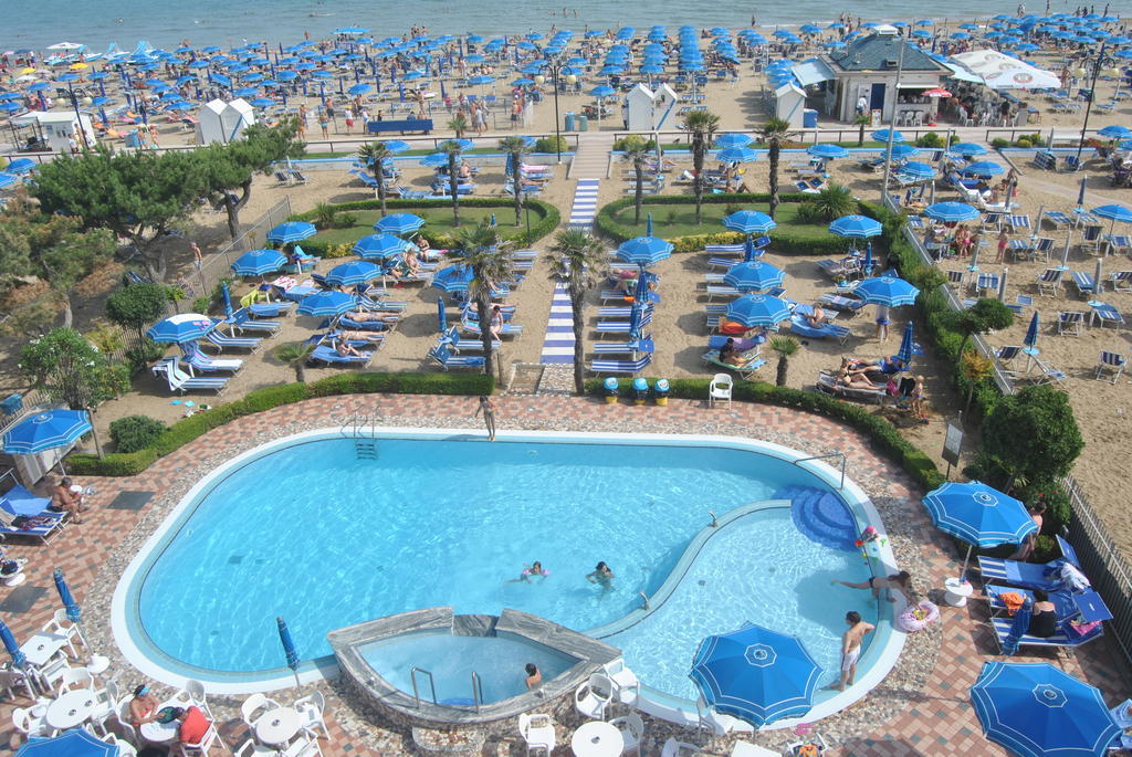 Regent'S Hotel Lido di Jesolo Bagian luar foto