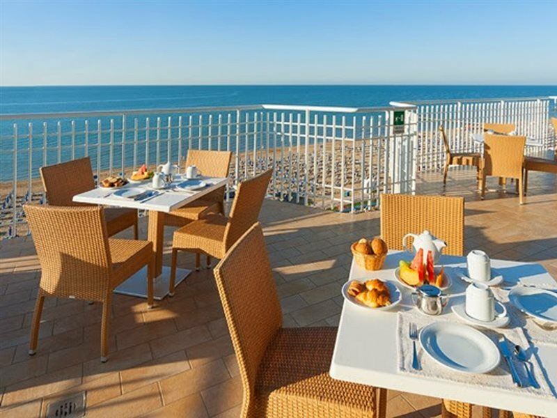 Regent'S Hotel Lido di Jesolo Bagian luar foto